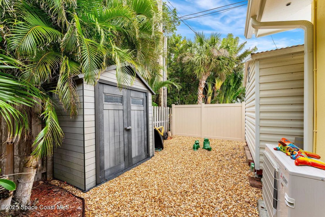 Photo of 610 Mango Drive