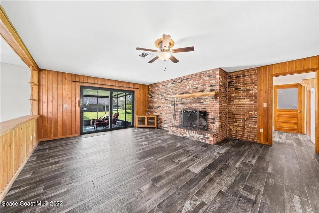 Photo of 3685 Burkholm Road