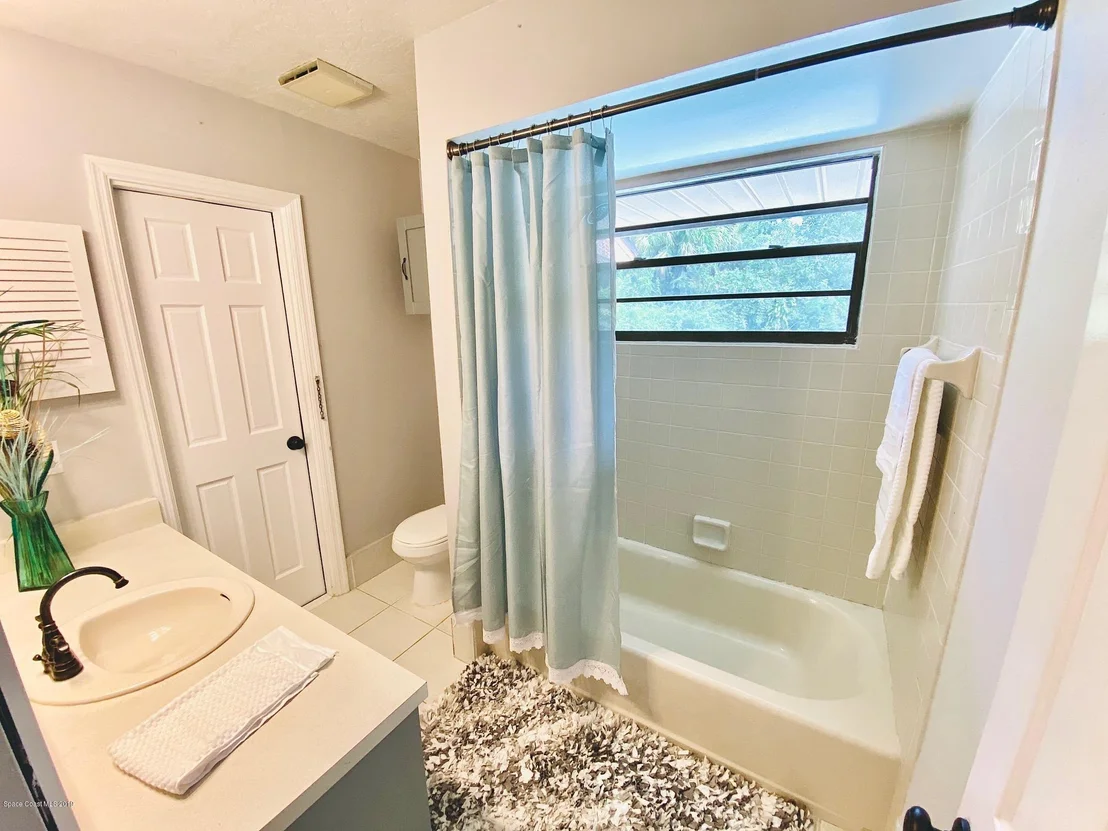 Photo of 1879 Oakwood Trail
