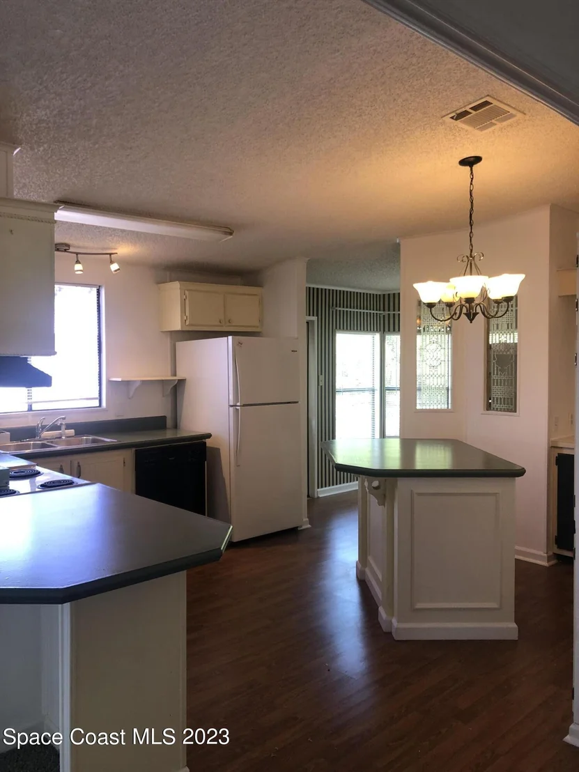 Photo of 2399 Coconut Palm Drive NE