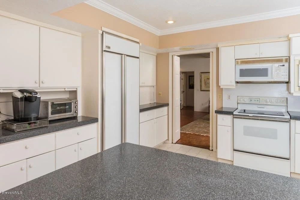 Photo of 1204 S Riverside Drive