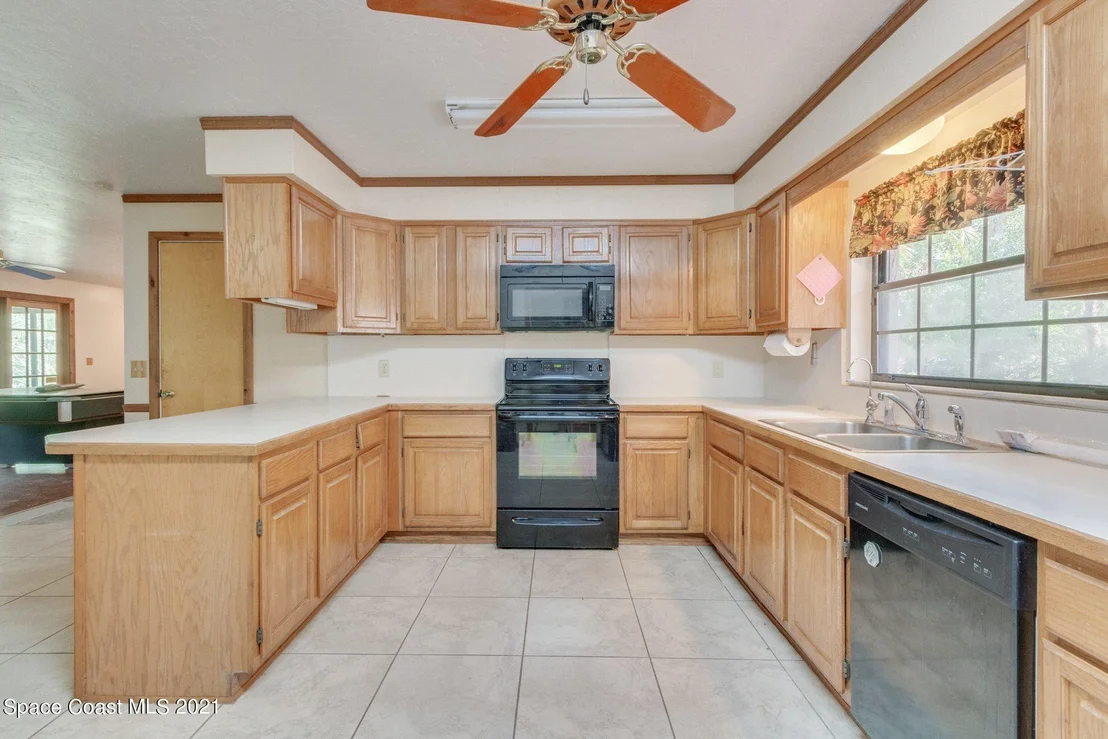 Photo of 2650 Washington Street