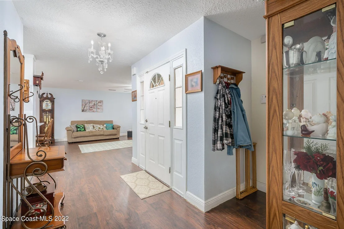 Photo of 1137 Scyphers Street NE