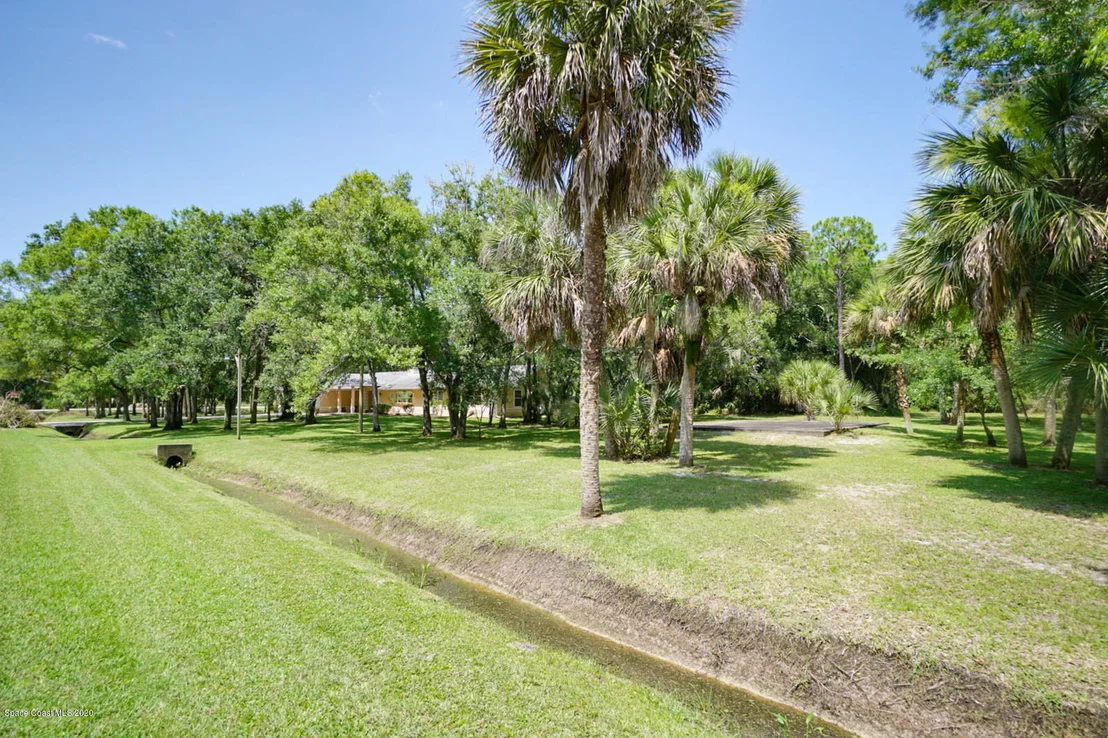Photo of 2125 Linrose Lane