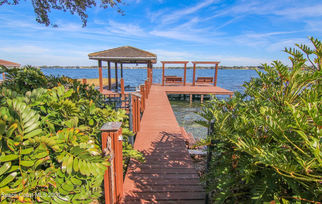 Photo of 228 Mclean Point