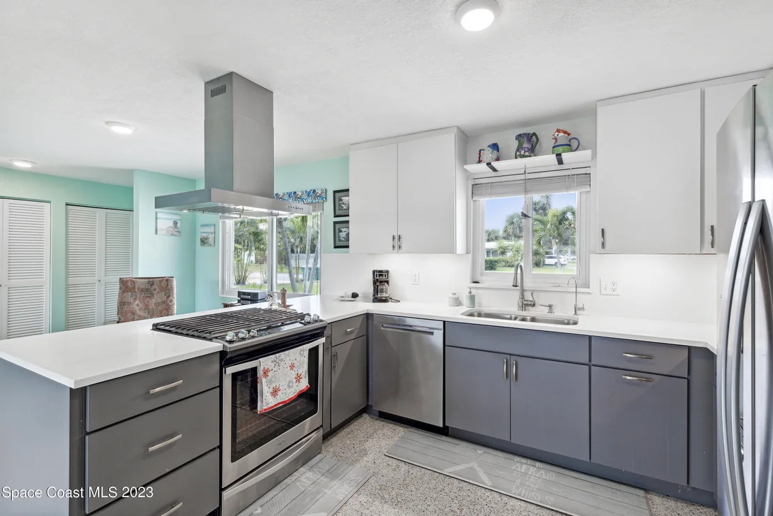 Photo of 655 Rosada Street