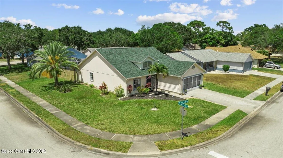 Photo of 100 Oak Lake Road
