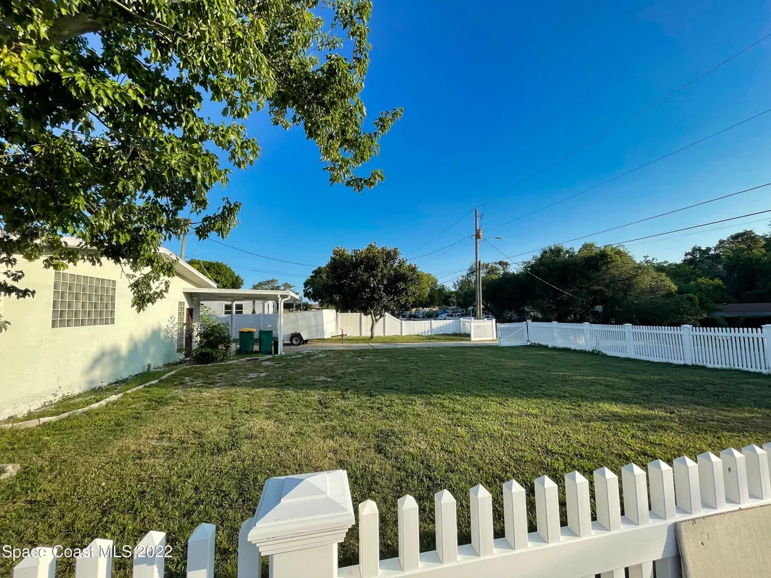 Photo of 1595 Seneca Drive