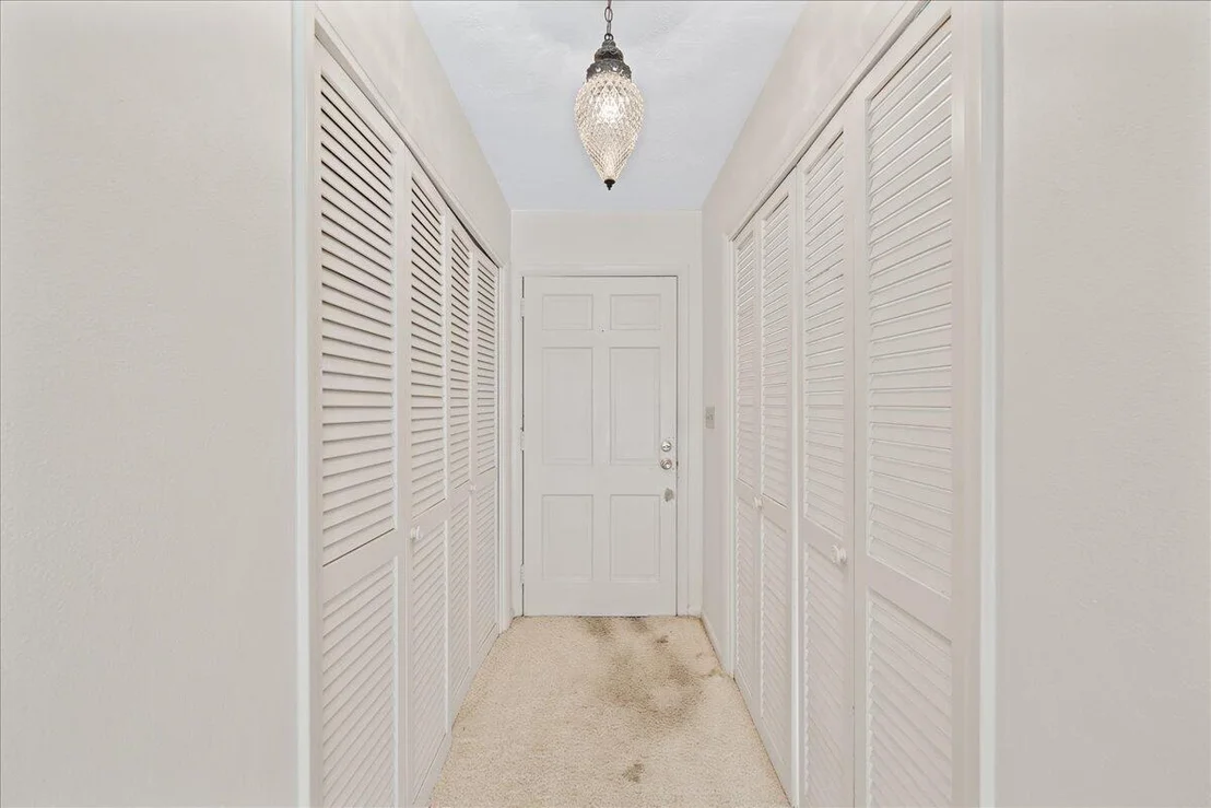 Photo of 550 Seabreeze Drive