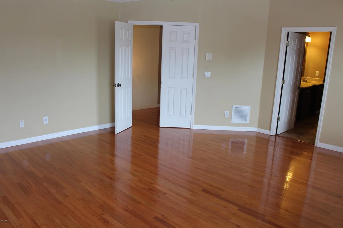 Photo of 950 Shaw Circle
