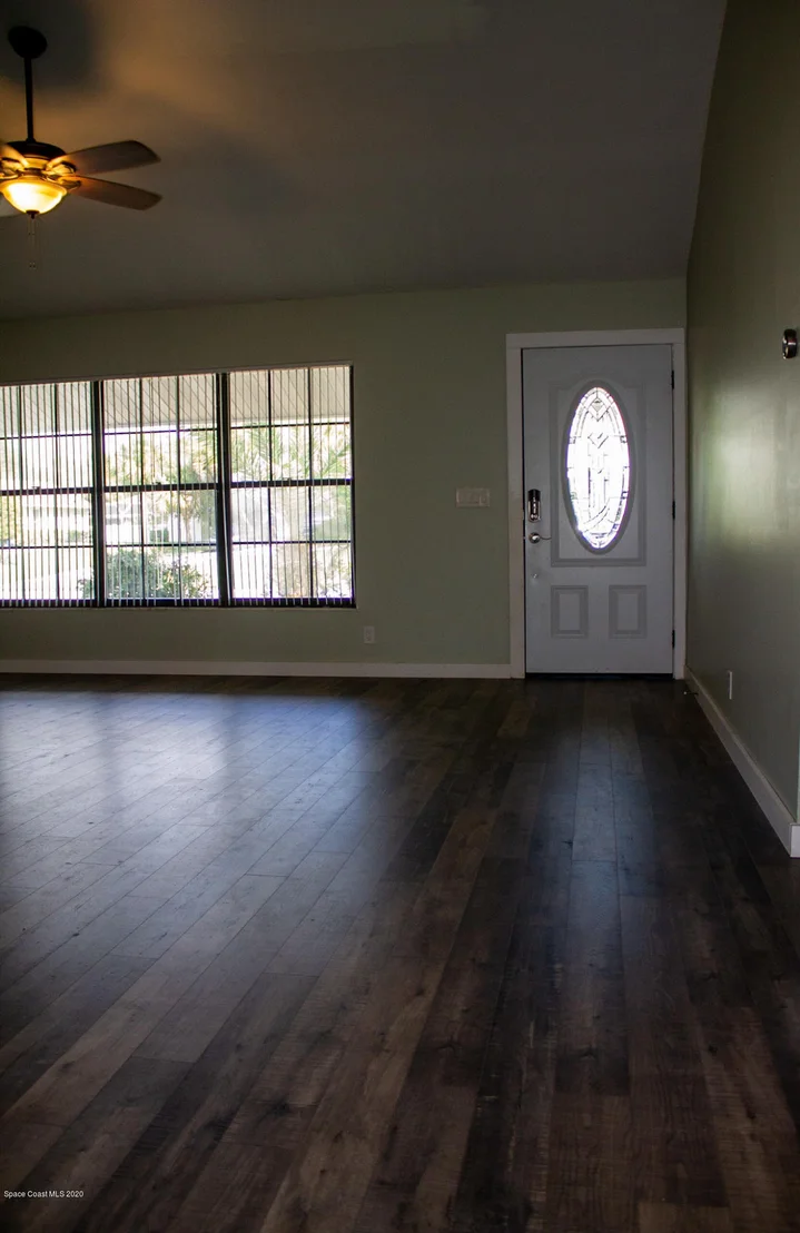 Photo of 472 Rolling Hill Drive