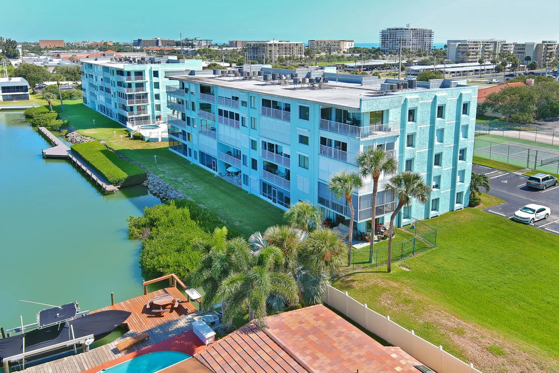 Photo of Unit 1302 at 1700 Commodore Boulevard