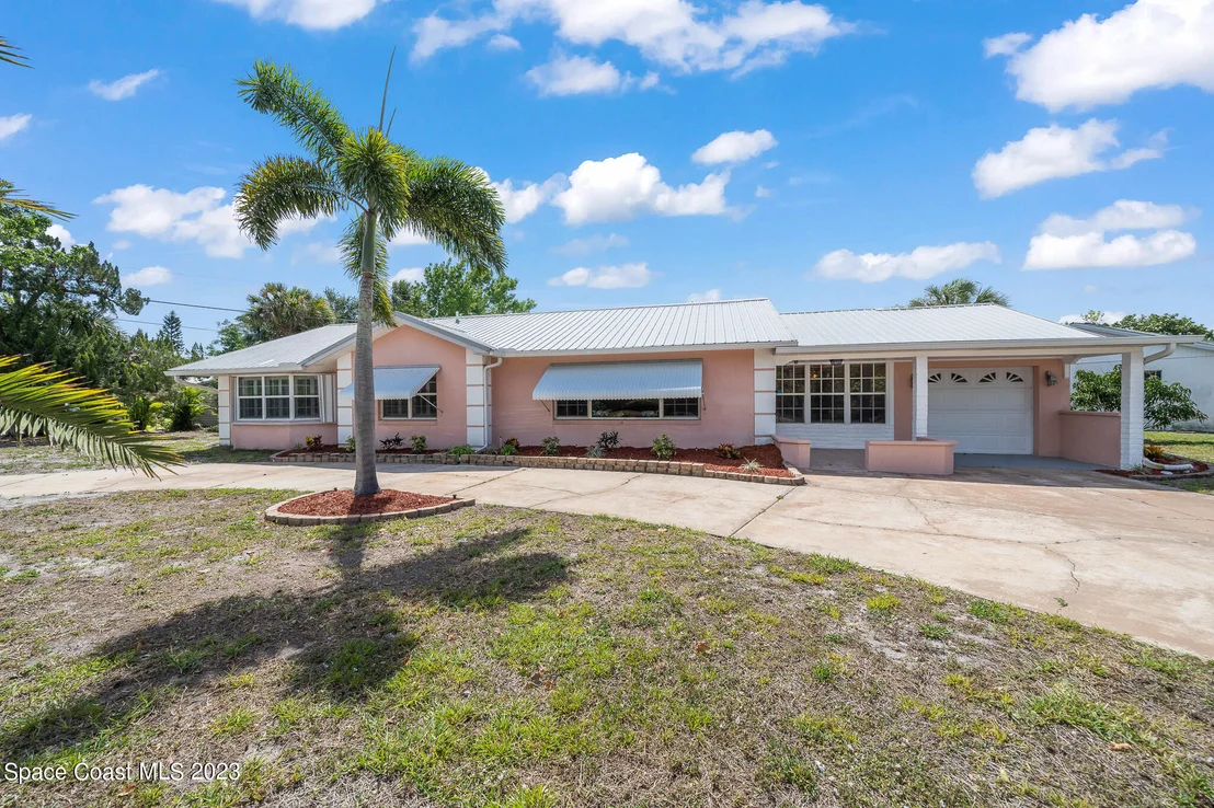 Photo of 863 Pelican Lane