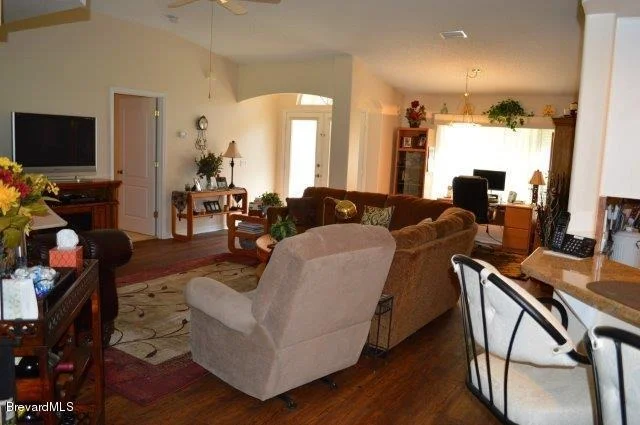 Photo of 850 POTOMAC Drive