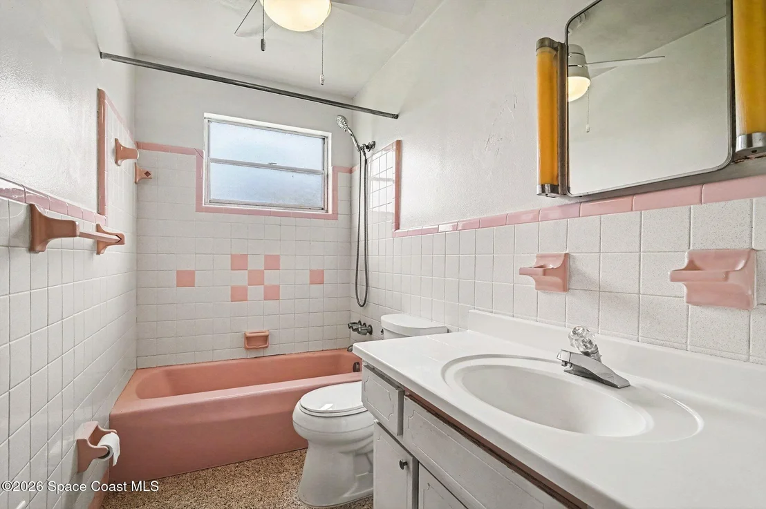 Photo of 5963 Lord Street