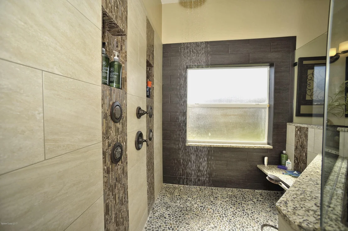 Photo of 4883 Buttonwood Drive