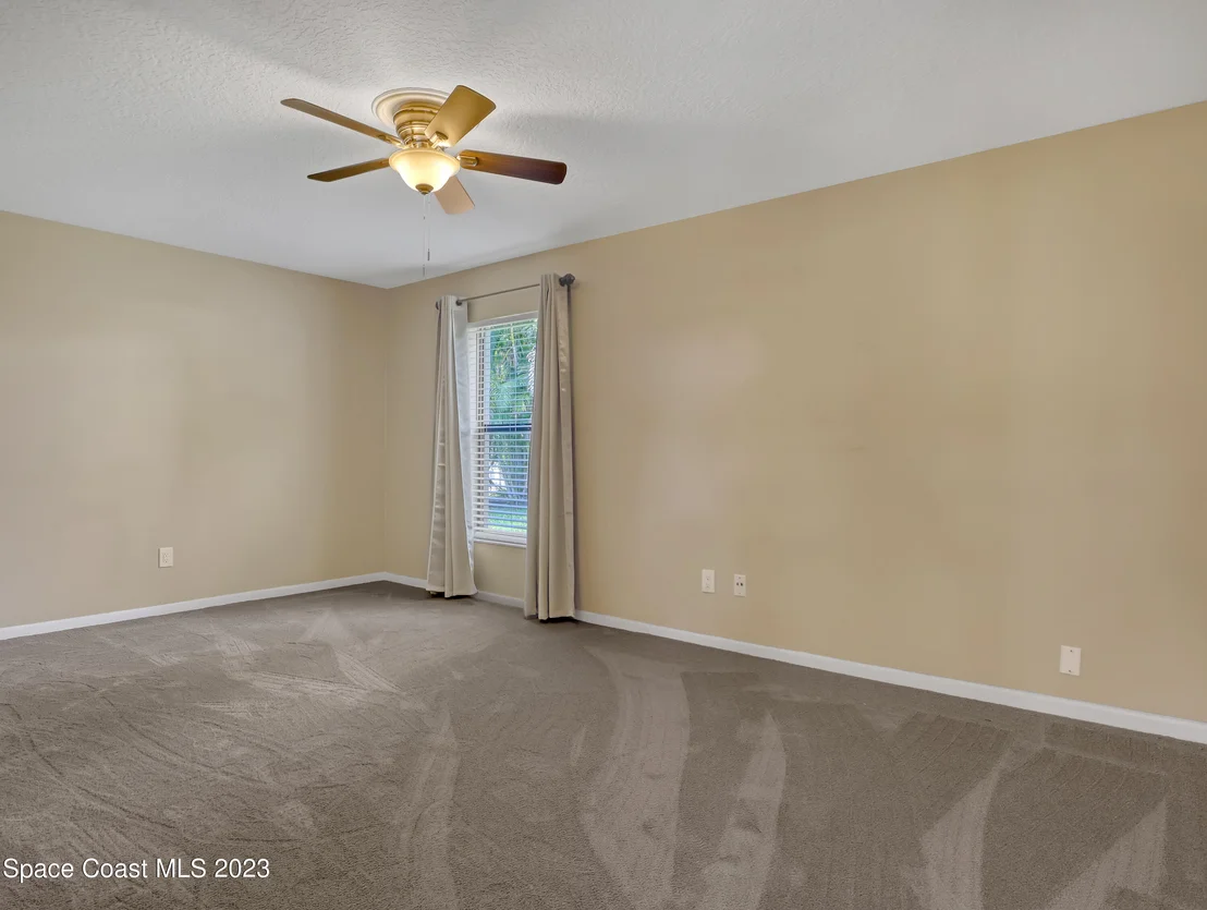 Photo of 220 Applewood Circle