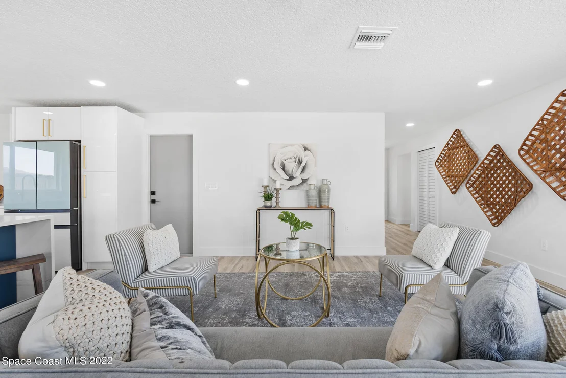 Photo of 77 W Bay Drive