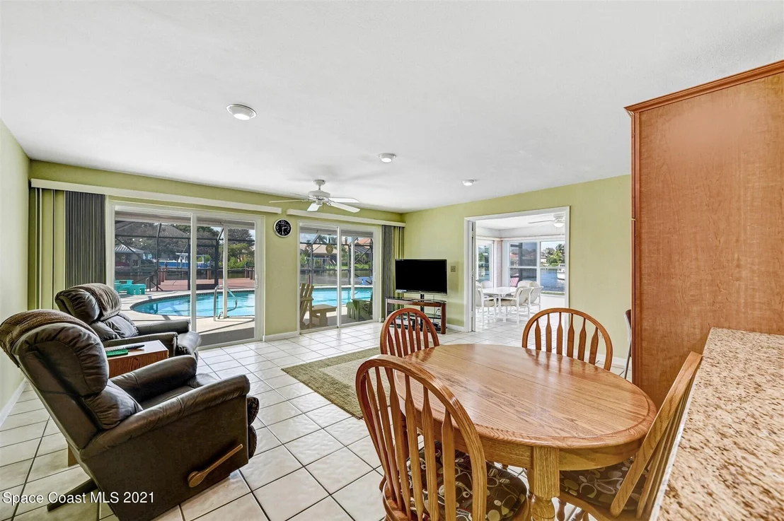 Photo of 489 Penguin Drive