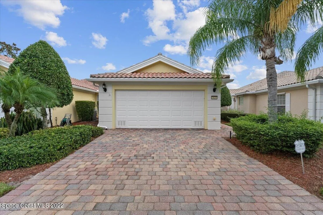 Photo of 3425 Hyperion Way SE