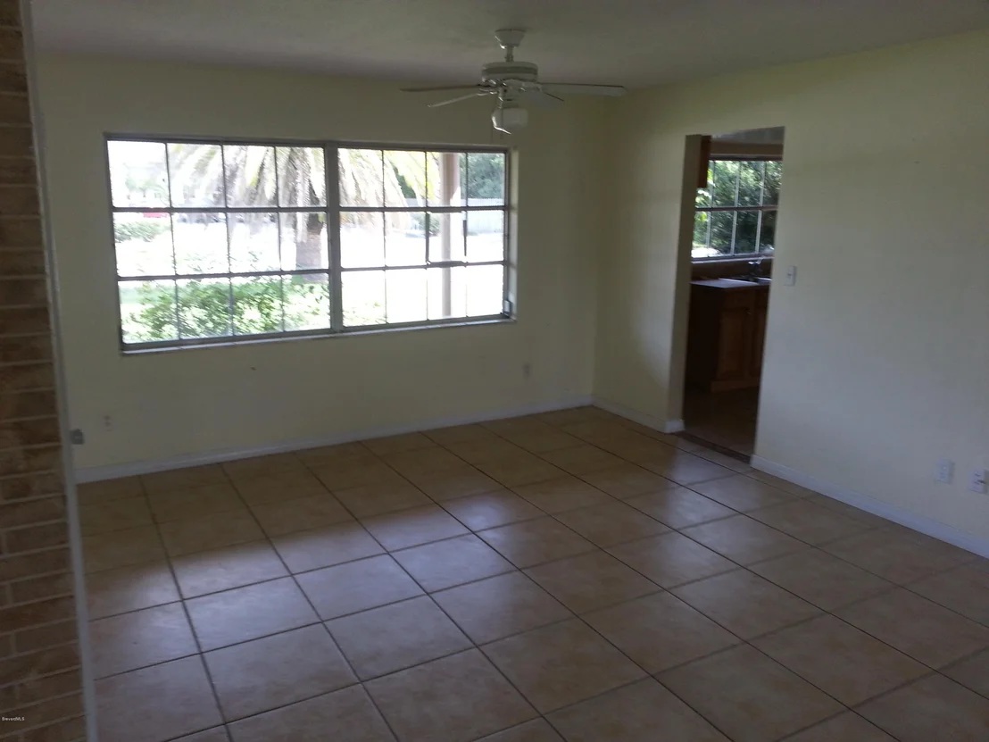 Photo of 915 Hall Street