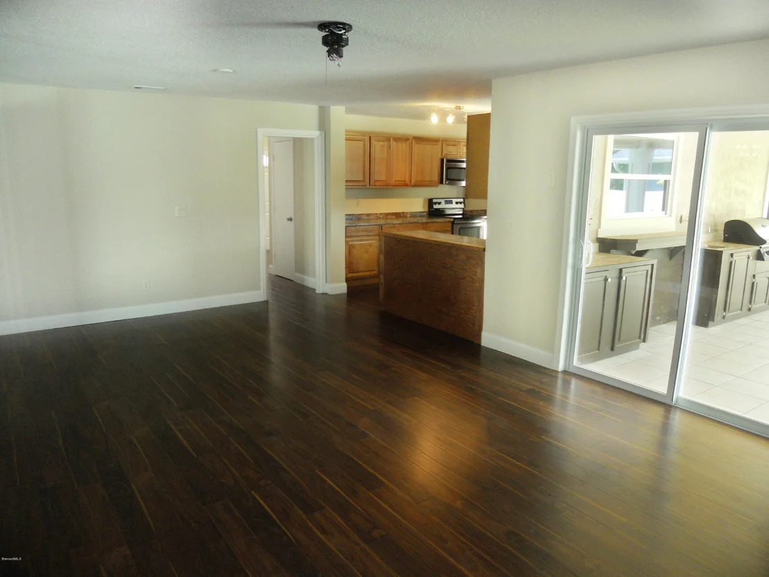 Photo of 103 Holiday Lane