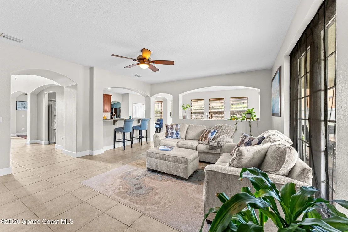Photo of 1390 Talon Way