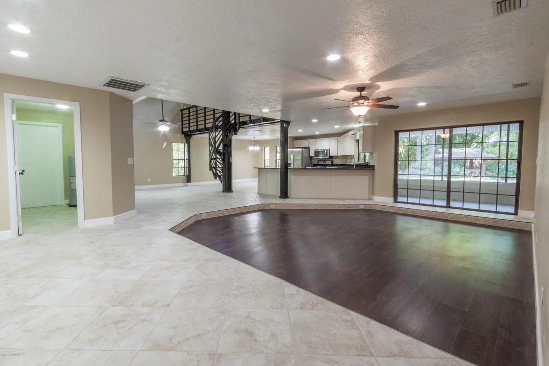Photo of 8583 Sheridan Road