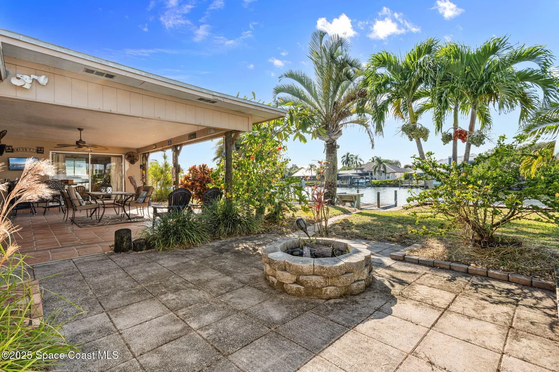 Photo of 406 Thrush Drive