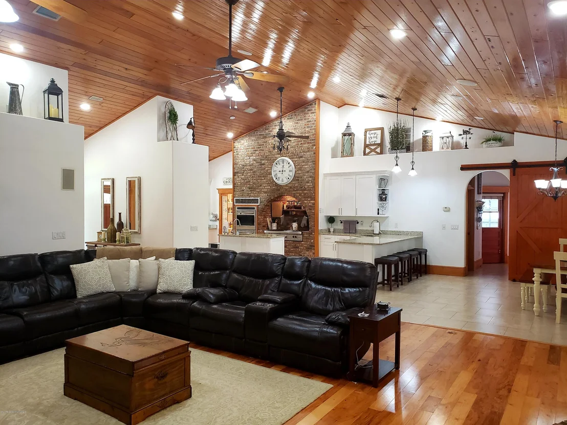 Photo of 555 Hale Road