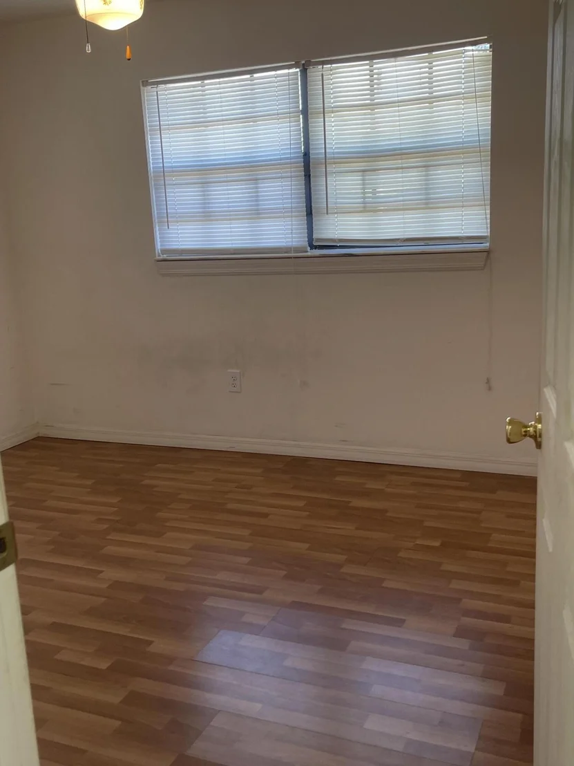 Photo of 2460 Victor Road