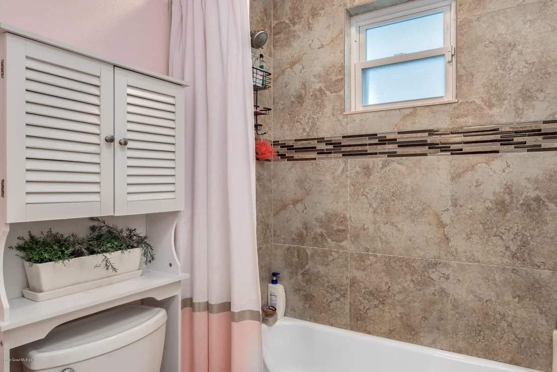 Photo of 905 Magnolia Drive