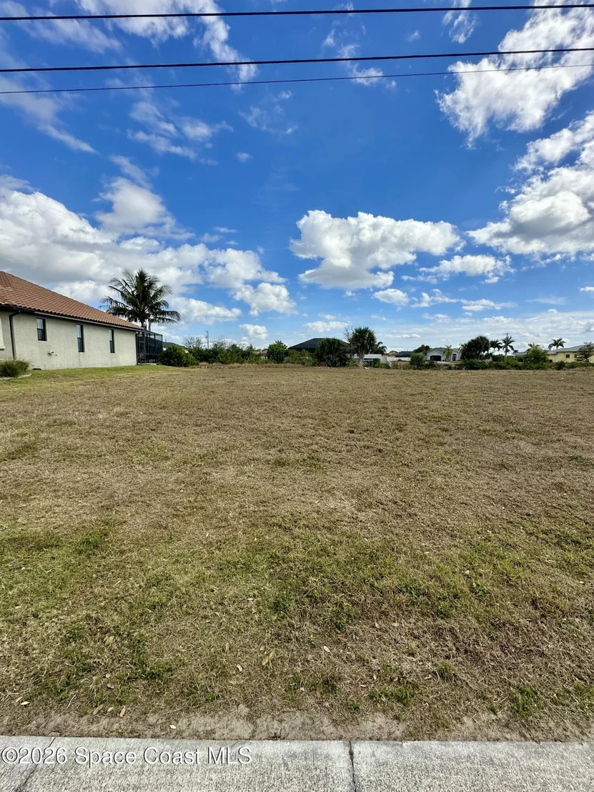 Photo of 2513 Surfside Boulevard