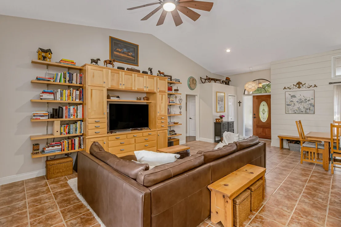 Photo of 3552 Swallow Drive