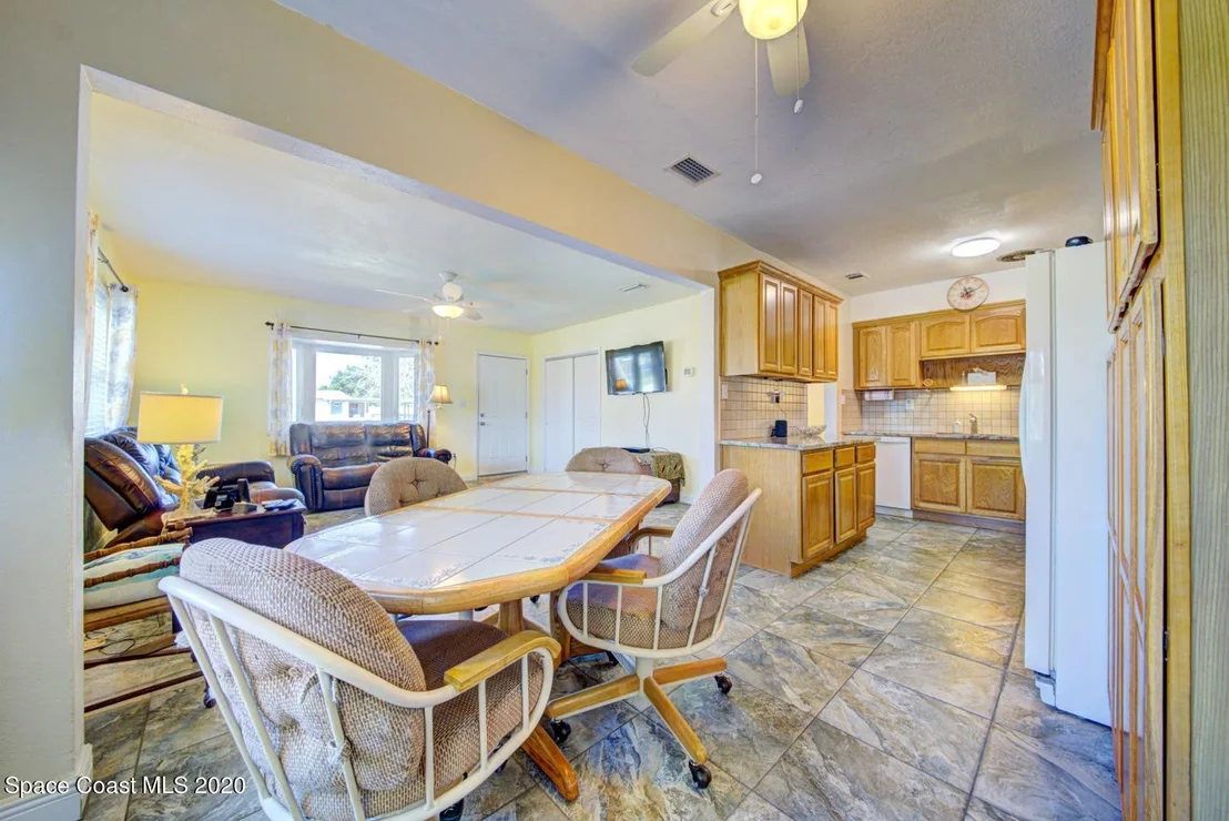 Photo of 301 Orchid Boulevard