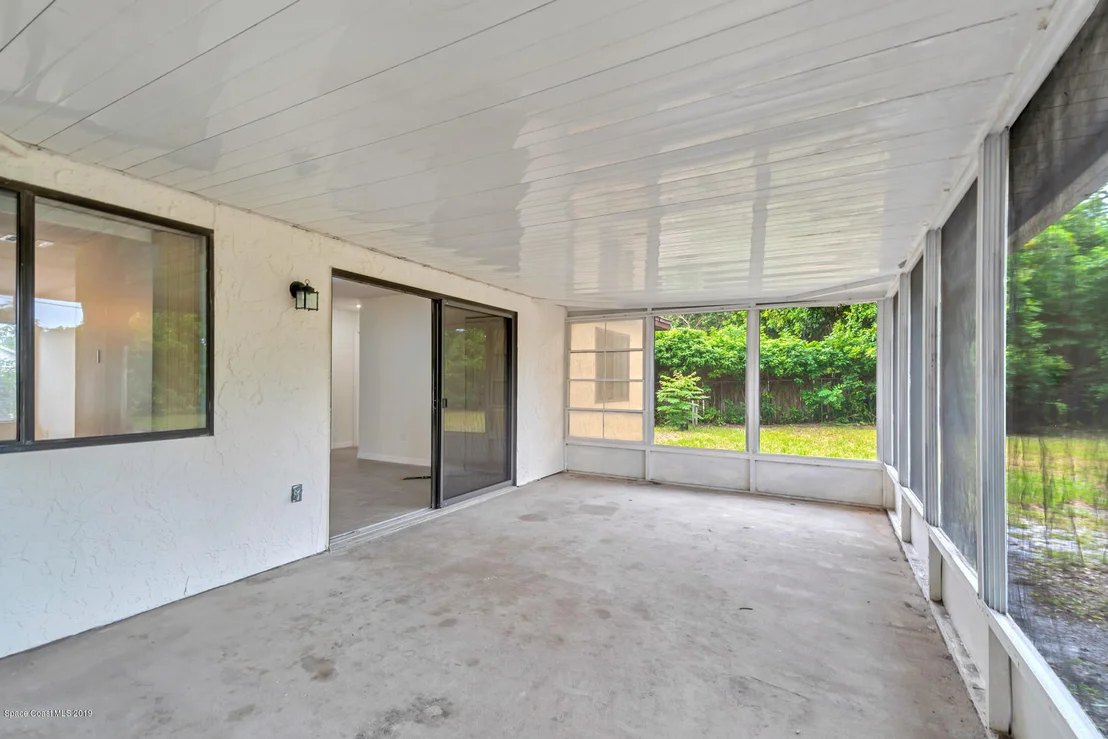 Photo of 1682 Arcot Circle NE