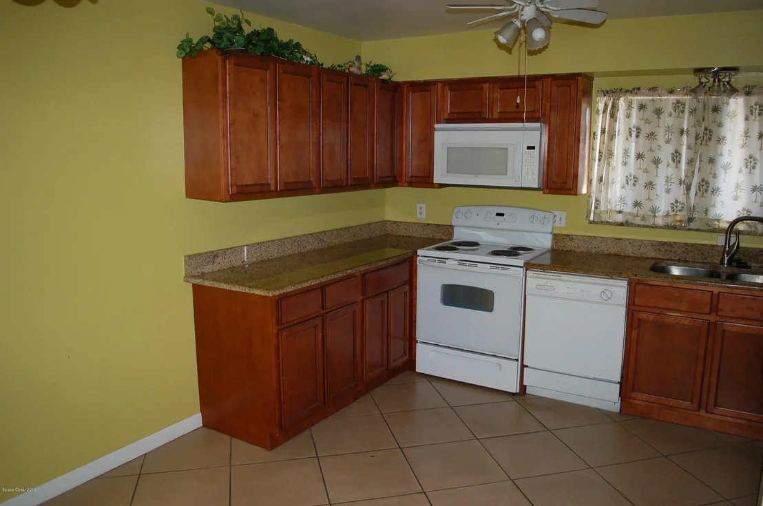 Photo of 260 Bayhead Drive