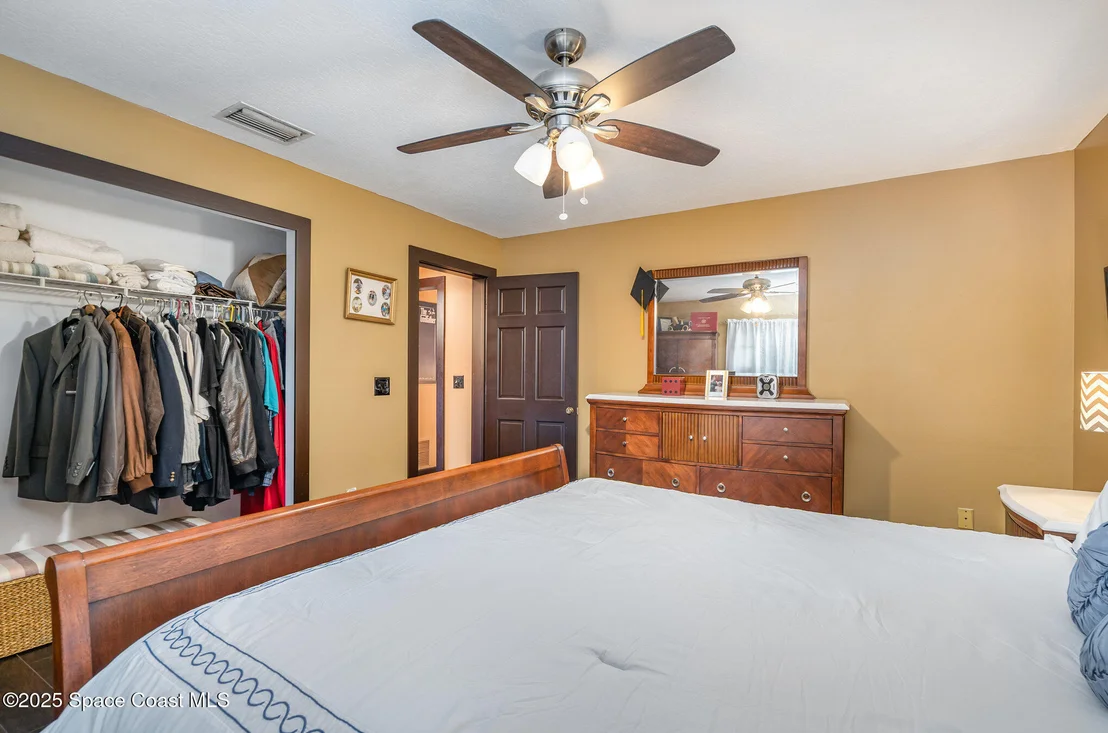 Photo of 562 Lake Ashley Circle