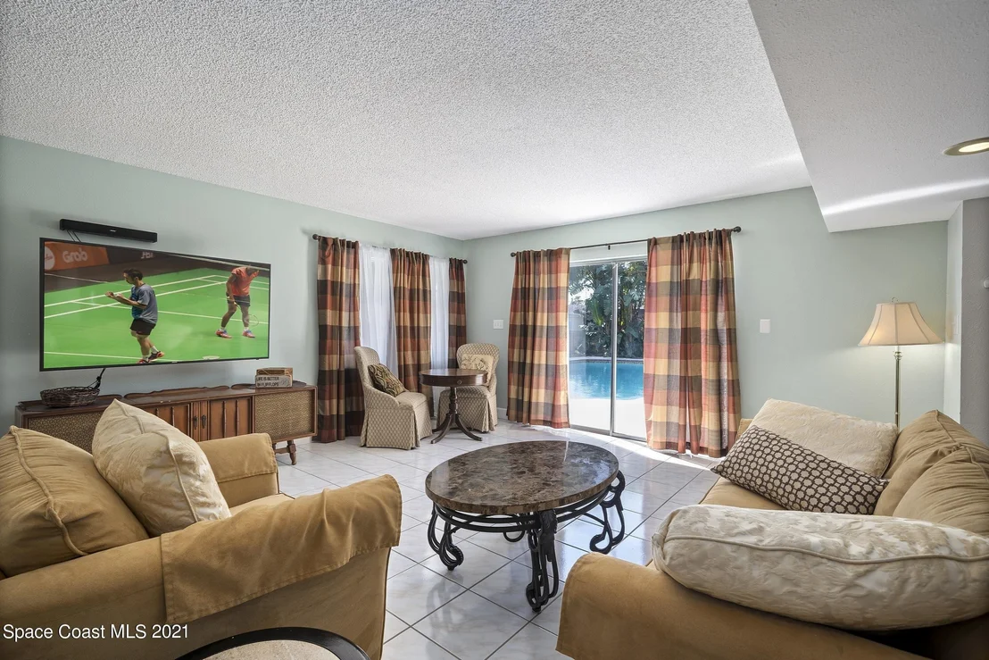 Photo of 1367 Gleneagles Way