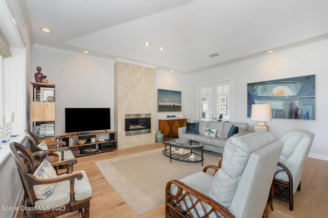 Photo of 413 N Indian River Drive