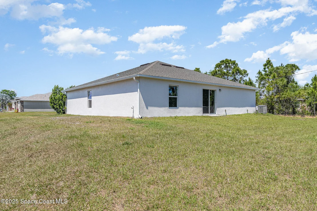 Photo of 2359 Fallkirk Avenue