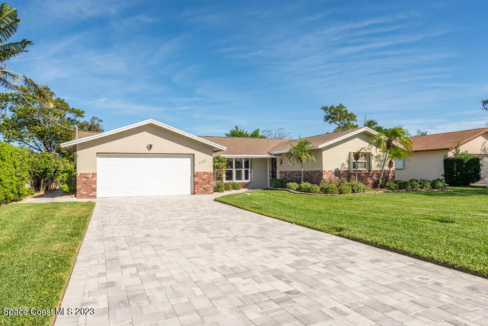 Photo of 2115 S River Road