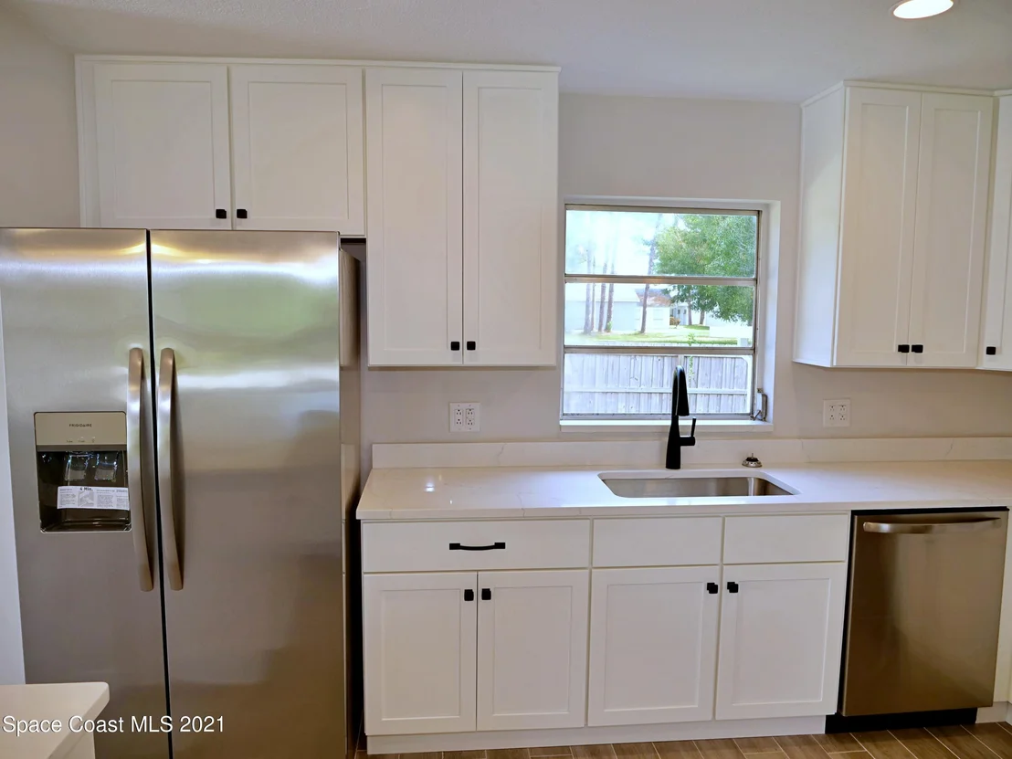Photo of 1728 Golfview Drive
