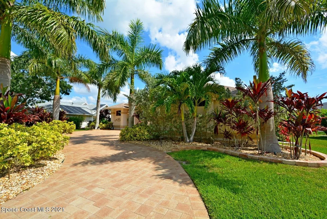 Photo of 1377 Silver Lake Drive
