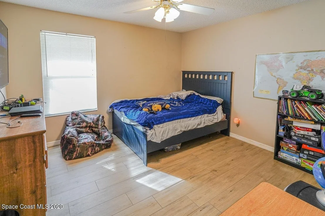 Photo of 913 Whisperoak Drive