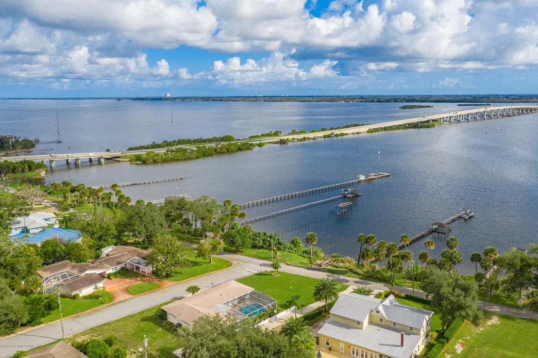Photo of 3049 N Indian River Drive
