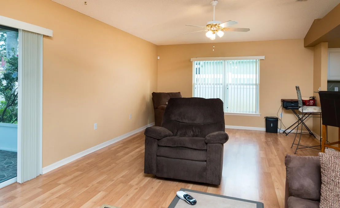 Photo of 1282 White Oak Circle