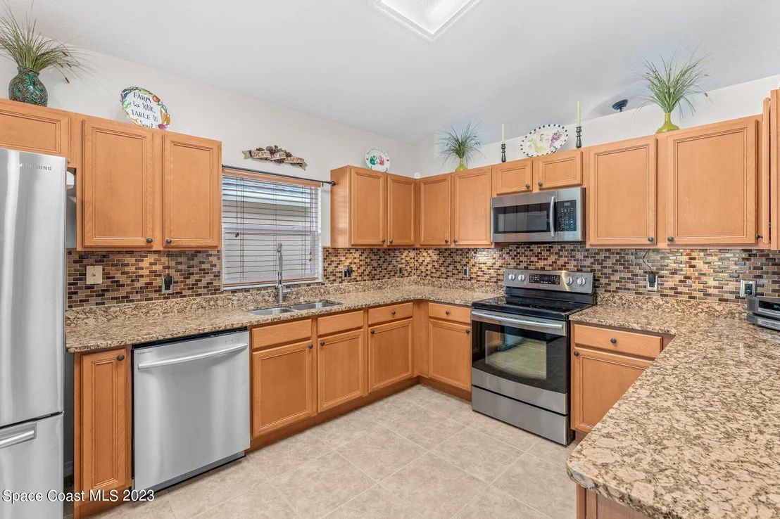 Photo of 2060 Stratford Pointe Drive