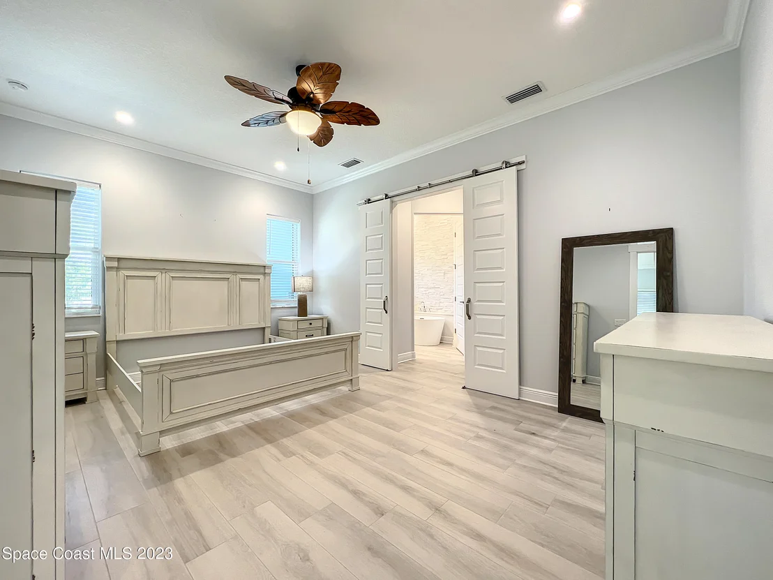 Photo of 6775 Angeles Road