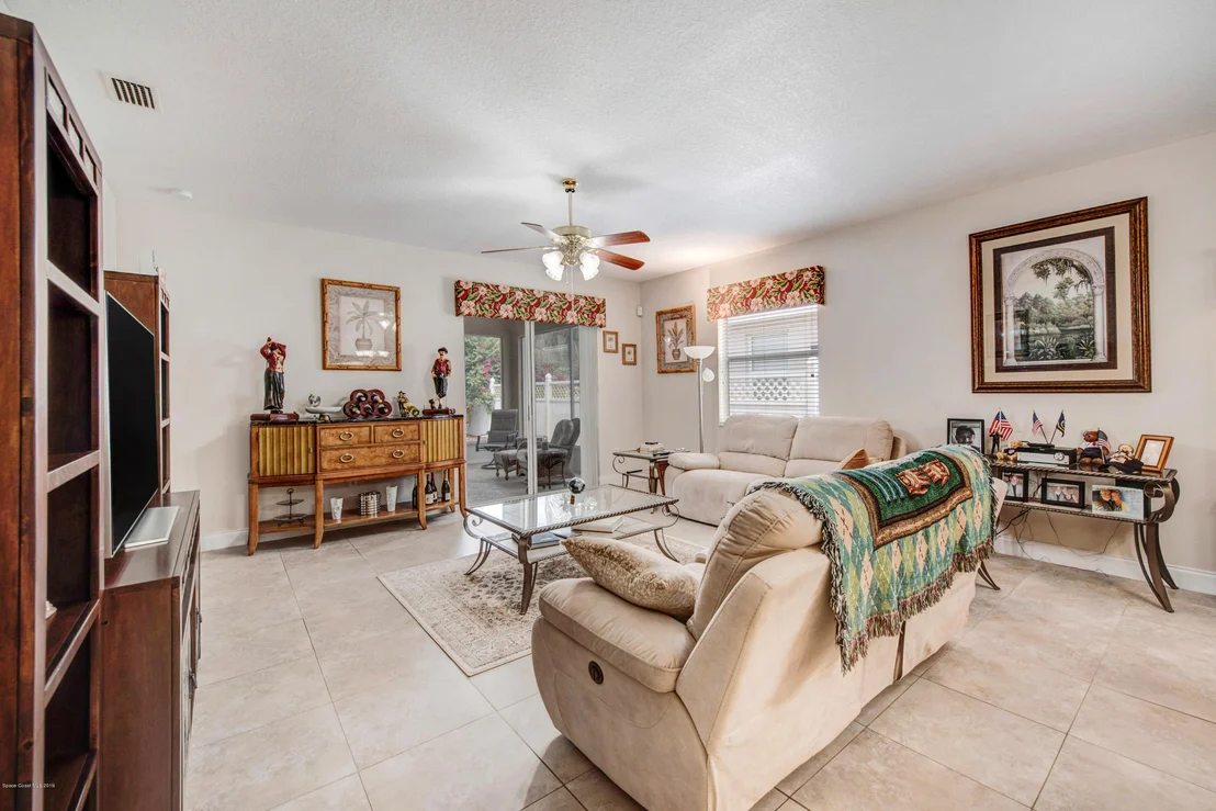 Photo of 412 Waterside Circle